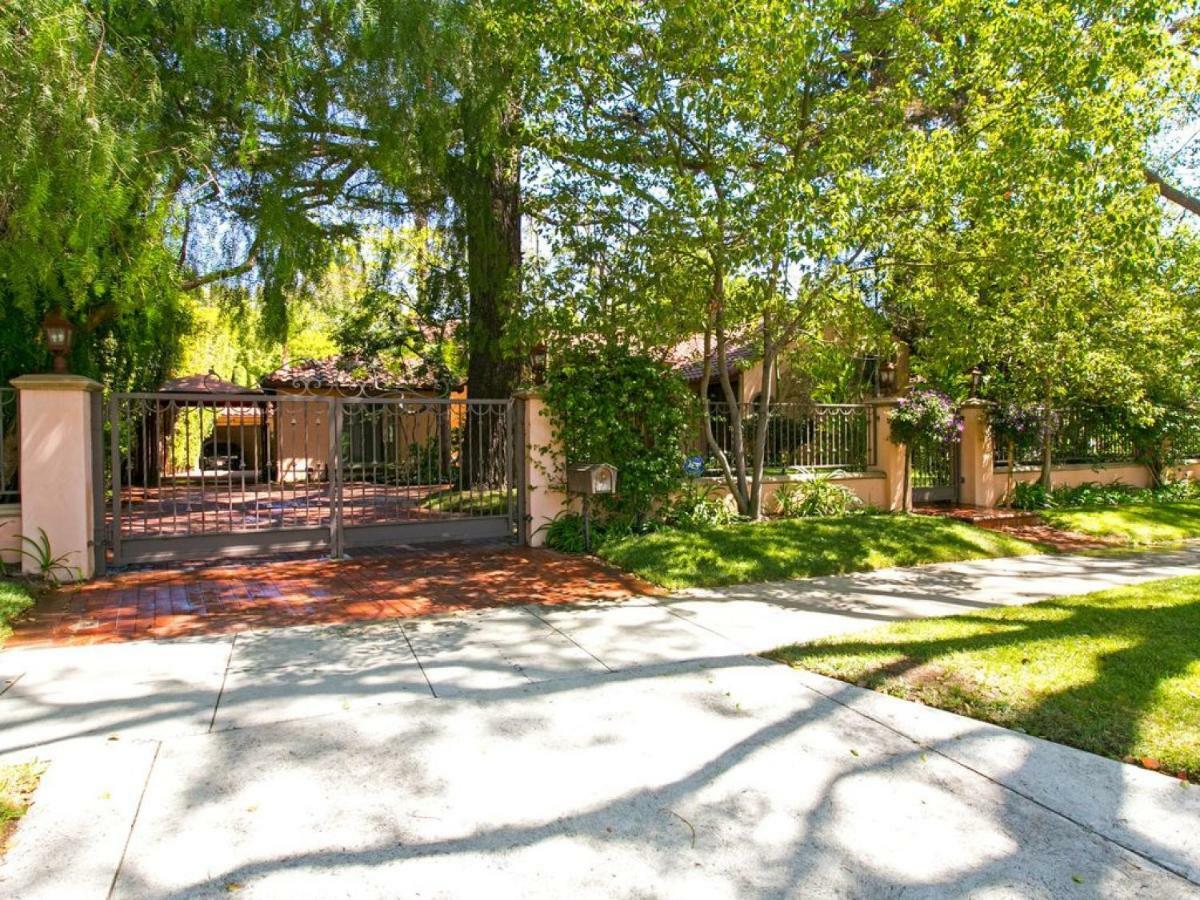 Villa Teresita - Beautifully Gated Mediterranean Estate - Los Angeles, Los Angeles